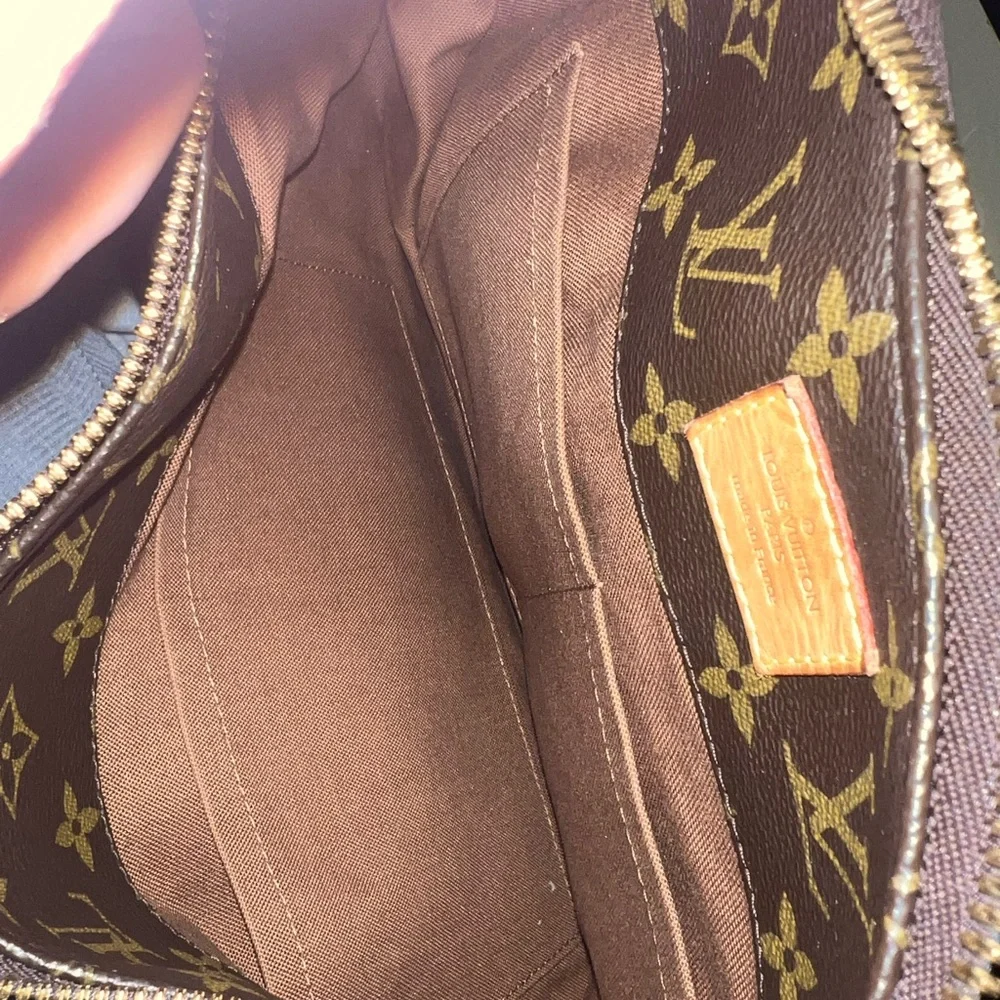 Pre-loved Authentic Vintage Louis Vuitton Monogram Canvas Shoulder Bag - Picture 2 of 9